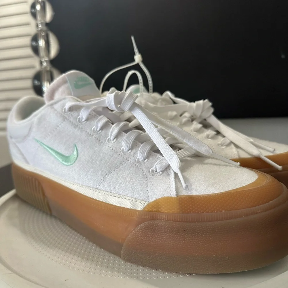 🆕Nike Court Legacy Lift sneakers